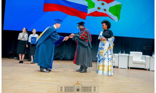 Cérémonie de remise du prix de titre de Docteur Honoris Causa