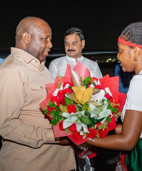 Arrivée du président du Burundi et président de l’UA, Evariste Ndayishimiye, en Inde pour le 18ème Sommet des BRICS