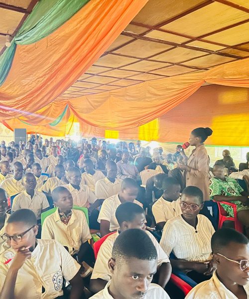 Onella Munezero, animatrice de l'atelier avec les participants