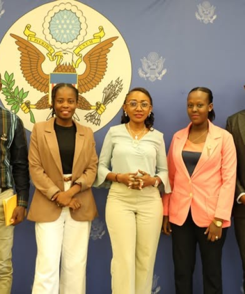 rbulr2ih Five young Burundians selected for leadership training in the United States, including Munezero Ornella (2nd from the left)